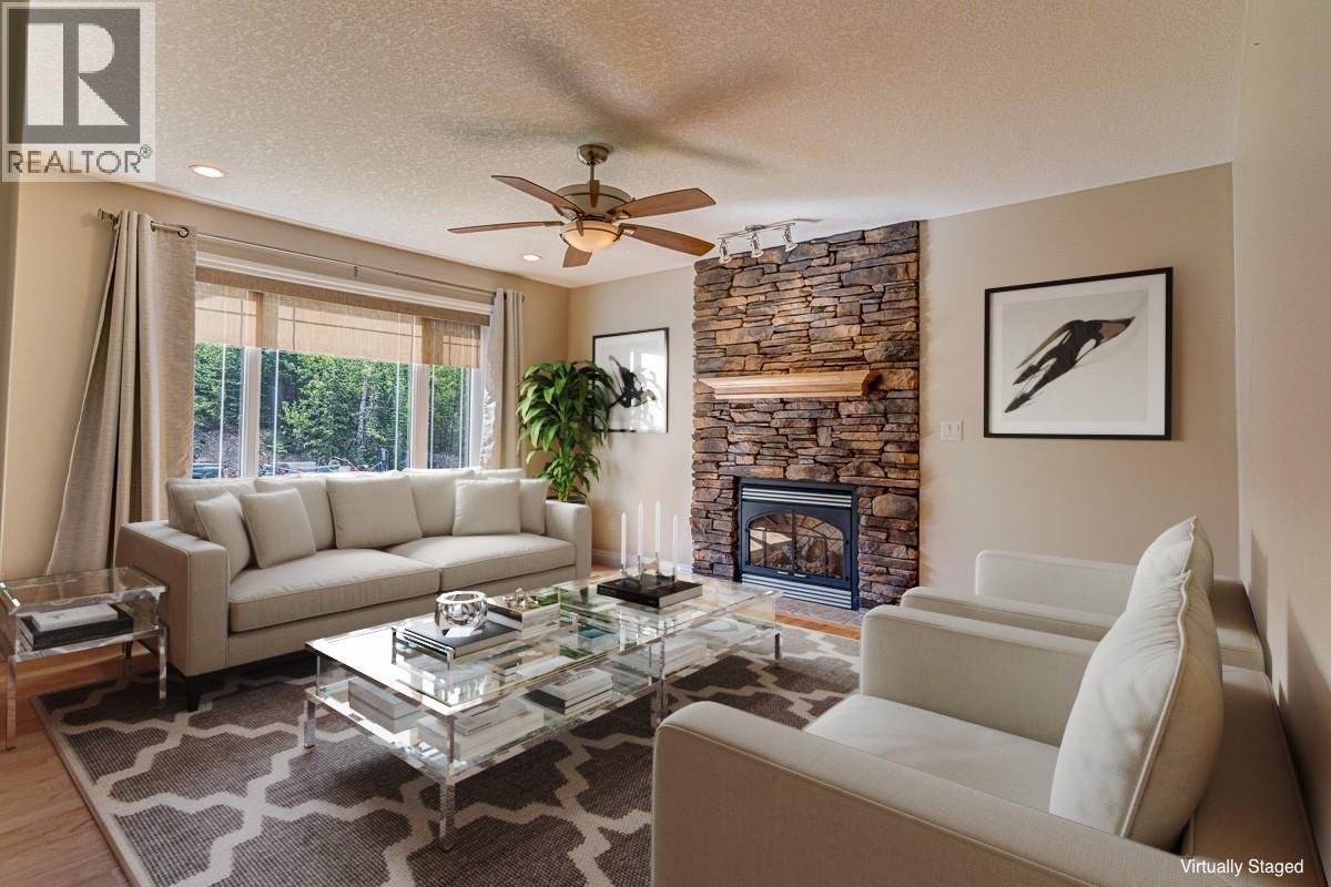 5 Caledonia Place, Elkford, British Columbia  V0B 1H0 - Photo 3 - 10382045