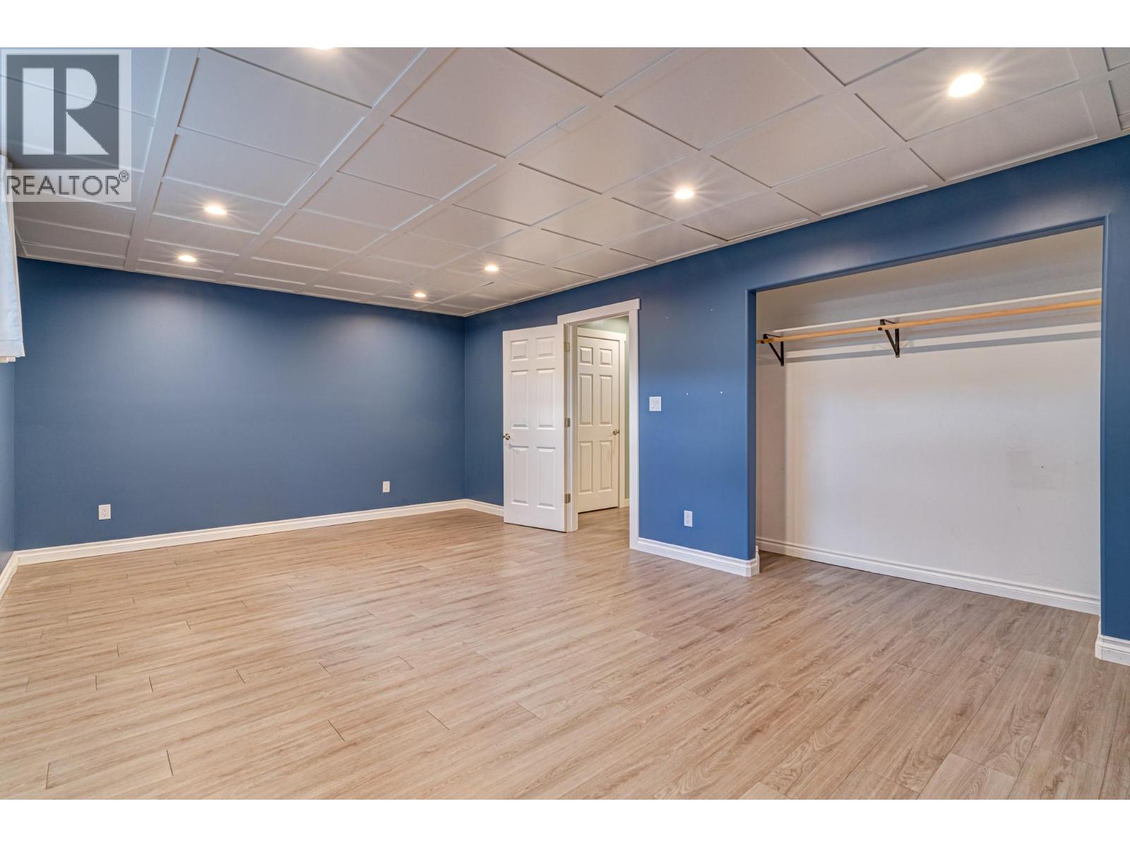 5 Caledonia Place, Elkford, British Columbia  V0B 1H0 - Photo 31 - 10382045