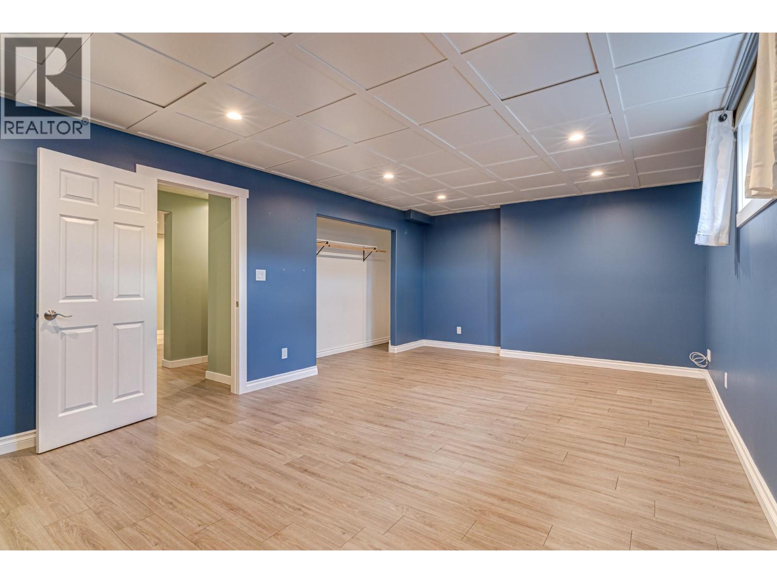 5 Caledonia Place, Elkford, British Columbia  V0B 1H0 - Photo 32 - 10382045