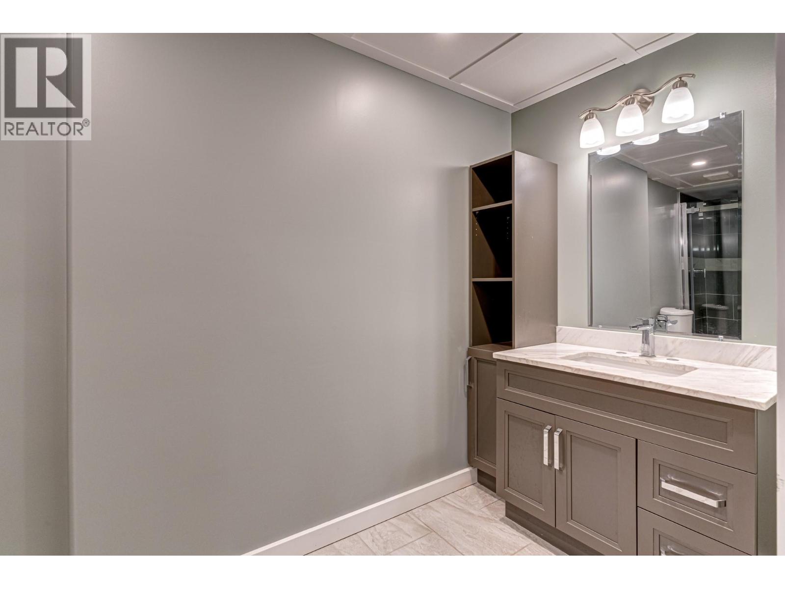 5 Caledonia Place, Elkford, British Columbia  V0B 1H0 - Photo 33 - 10382045