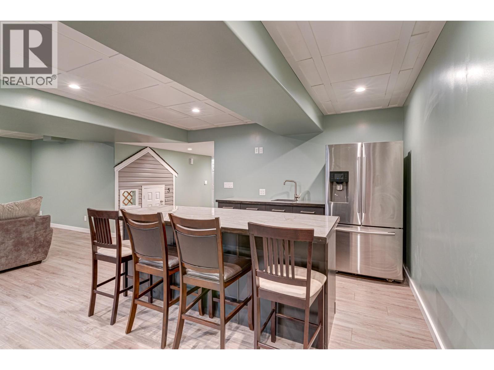 5 Caledonia Place, Elkford, British Columbia  V0B 1H0 - Photo 40 - 10382045