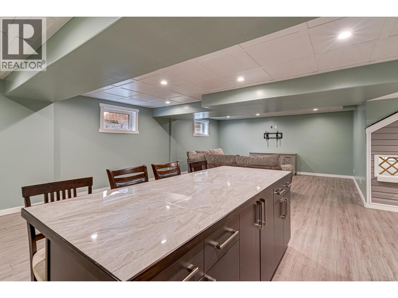 5 Caledonia Place, Elkford, British Columbia  V0B 1H0 - Photo 41 - 10382045