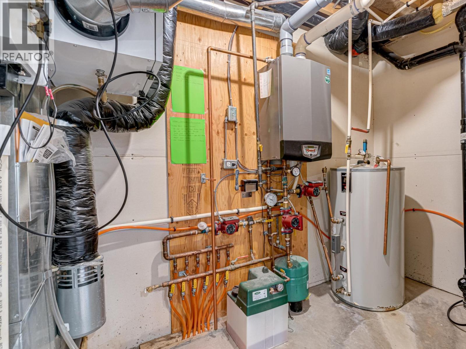 5 Caledonia Place, Elkford, British Columbia  V0B 1H0 - Photo 45 - 10382045