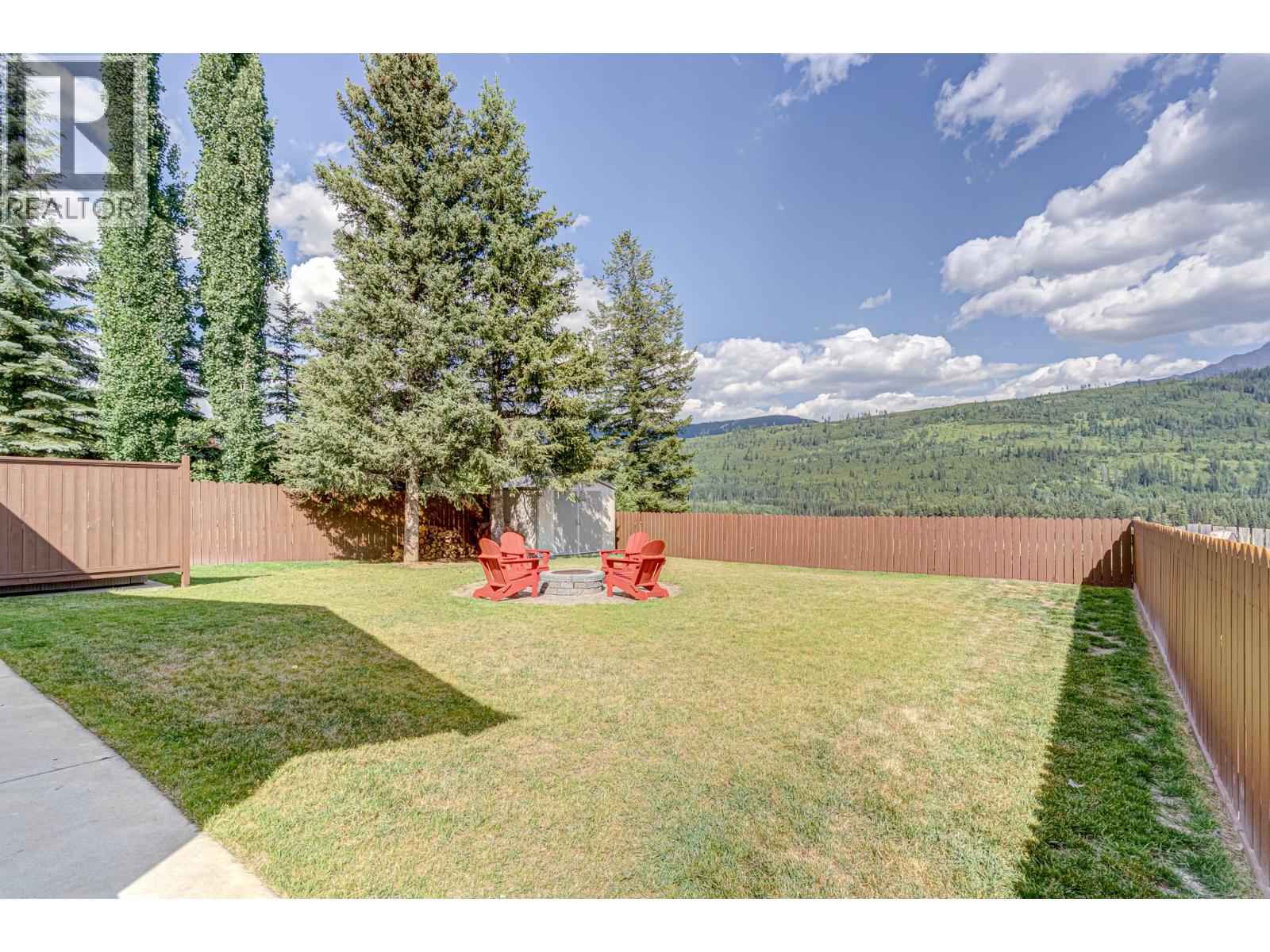 5 Caledonia Place, Elkford, British Columbia  V0B 1H0 - Photo 49 - 10382045