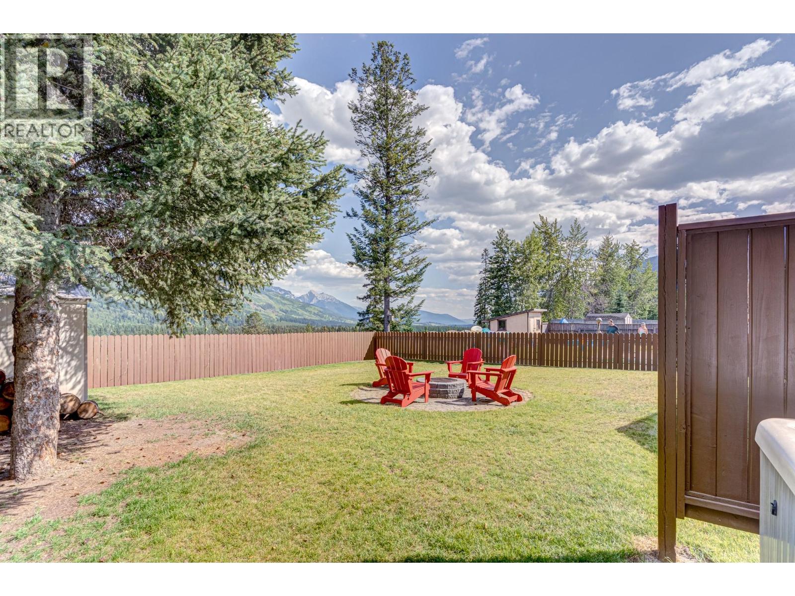 5 Caledonia Place, Elkford, British Columbia  V0B 1H0 - Photo 50 - 10382045