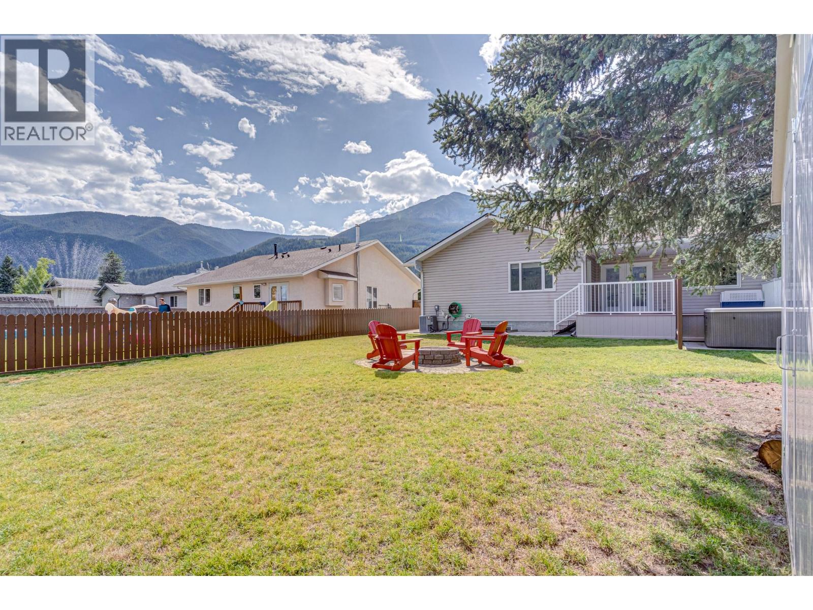 5 Caledonia Place, Elkford, British Columbia  V0B 1H0 - Photo 51 - 10382045