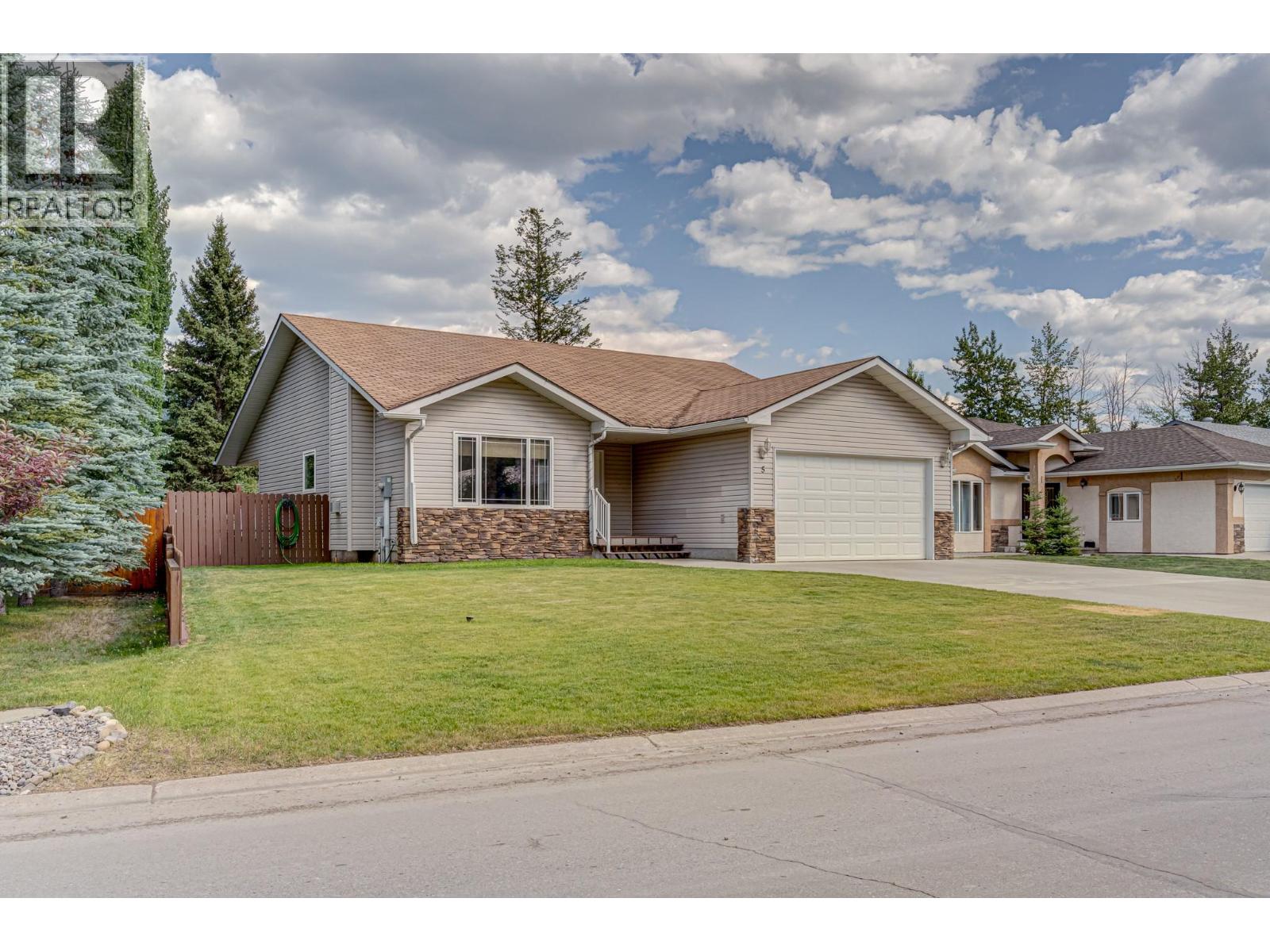 5 Caledonia Place, Elkford, British Columbia  V0B 1H0 - Photo 53 - 10382045