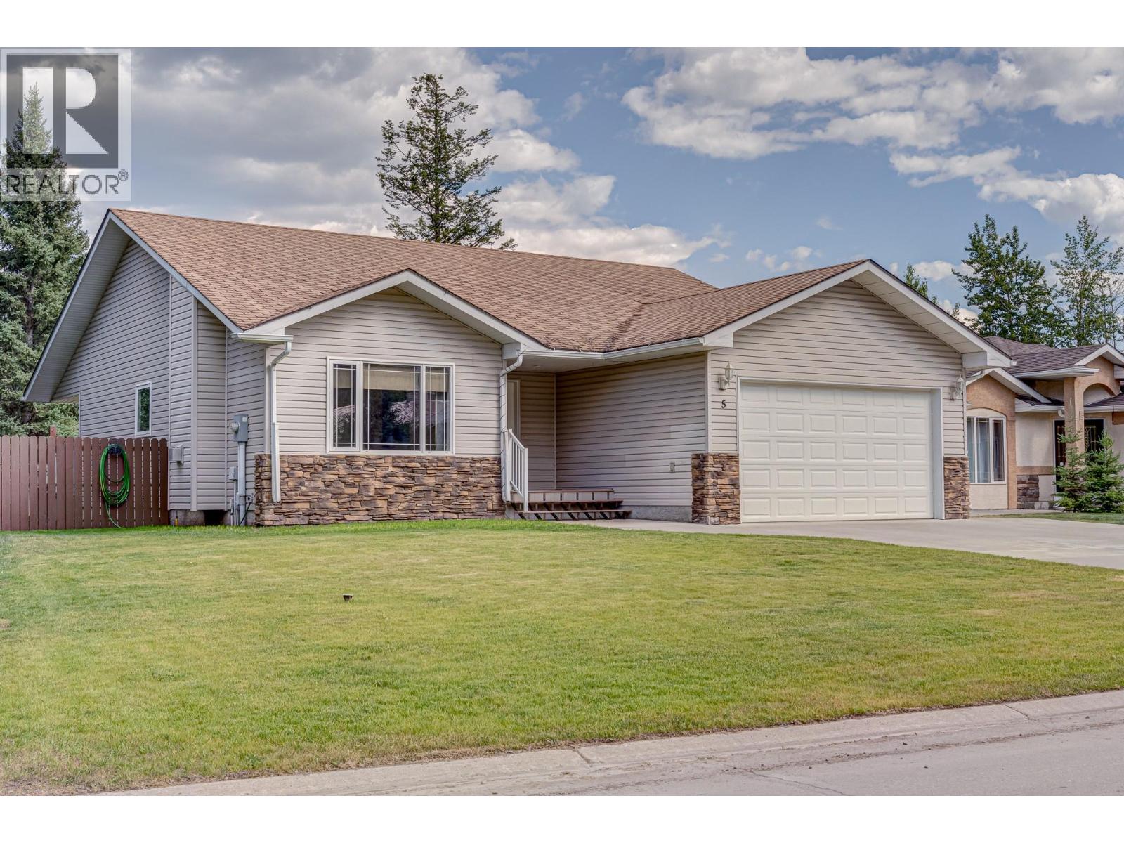 5 Caledonia Place, Elkford, British Columbia  V0B 1H0 - Photo 56 - 10382045