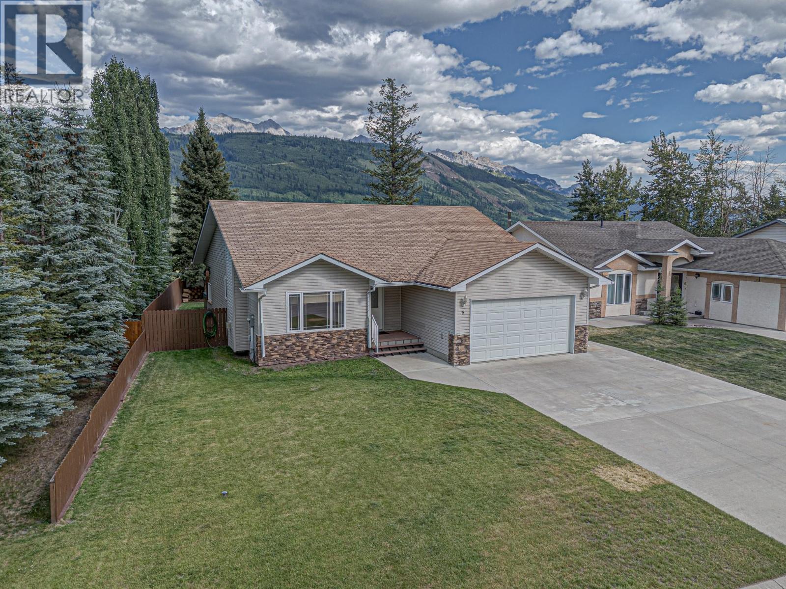 5 Caledonia Place, Elkford, British Columbia  V0B 1H0 - Photo 60 - 10382045