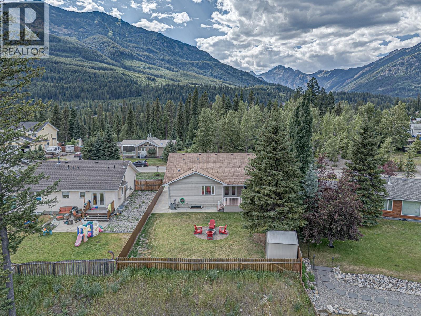 5 Caledonia Place, Elkford, British Columbia  V0B 1H0 - Photo 62 - 10382045