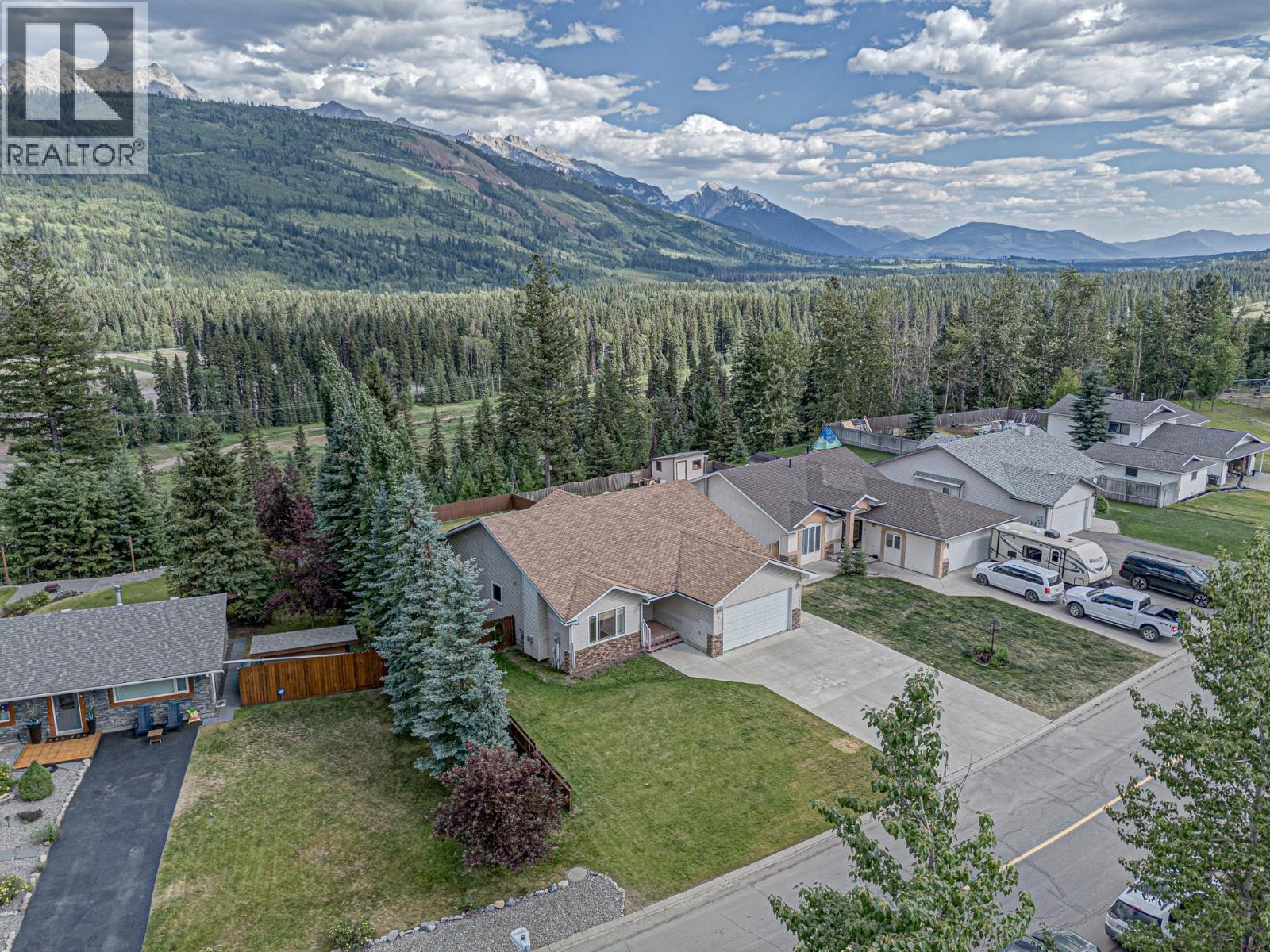 5 Caledonia Place, Elkford, British Columbia  V0B 1H0 - Photo 63 - 10382045