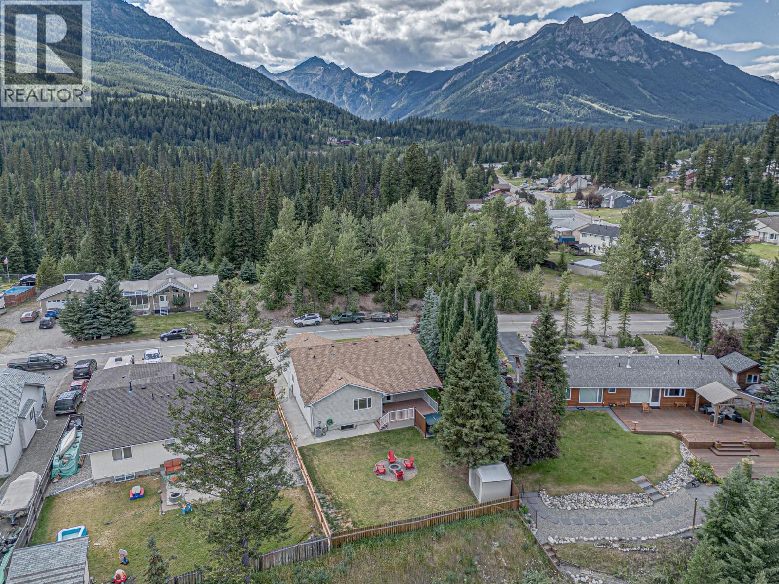 5 Caledonia Place, Elkford, British Columbia  V0B 1H0 - Photo 67 - 10382045