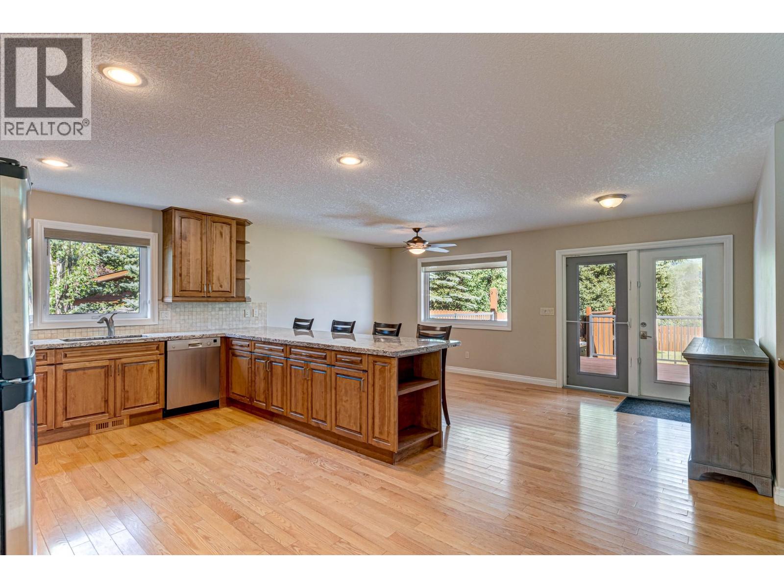 5 Caledonia Place, Elkford, British Columbia  V0B 1H0 - Photo 7 - 10382045