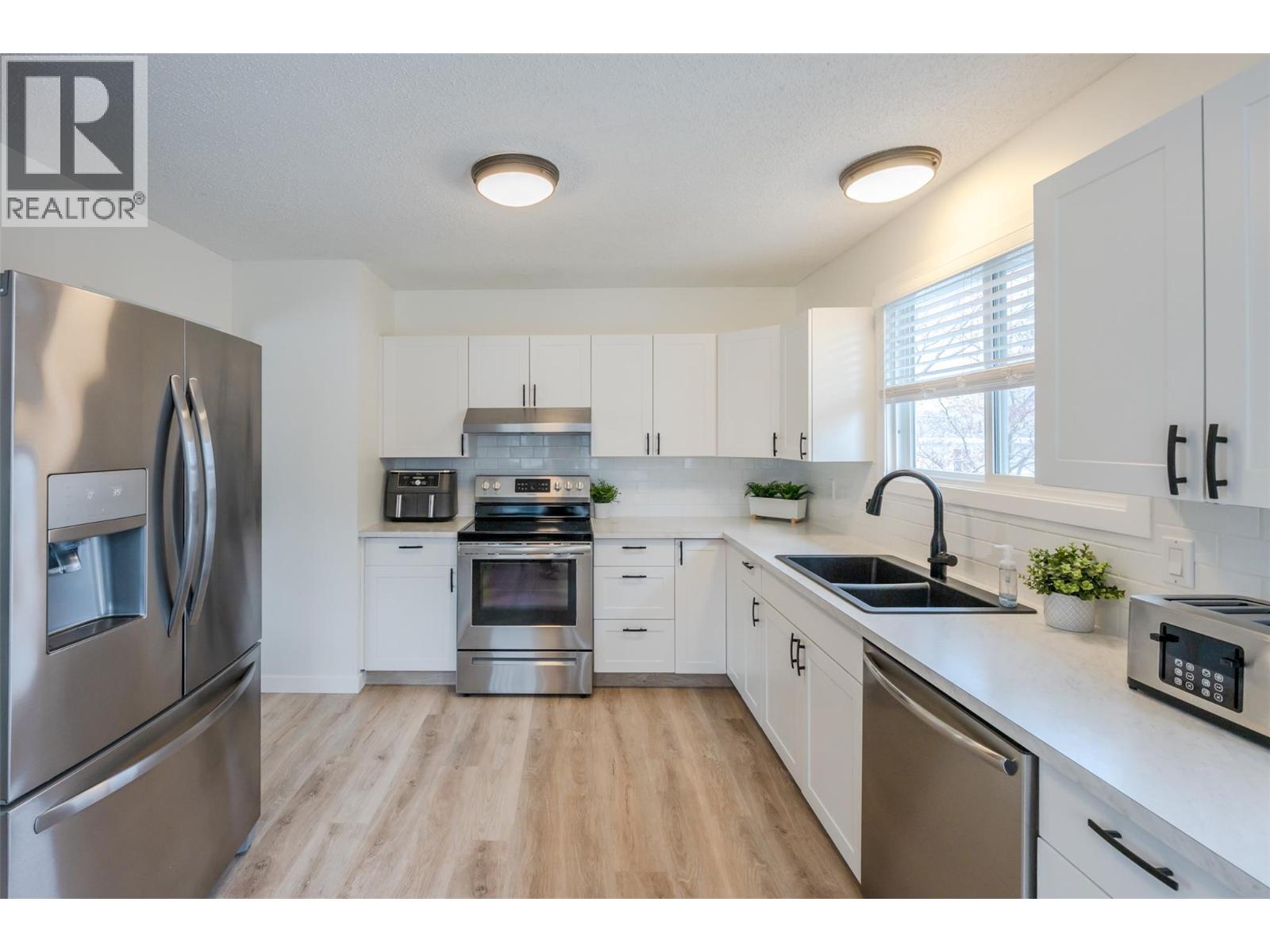 1584 Beatty Street, Penticton, British Columbia  V2A 7B3 - Photo 12 - 10380508