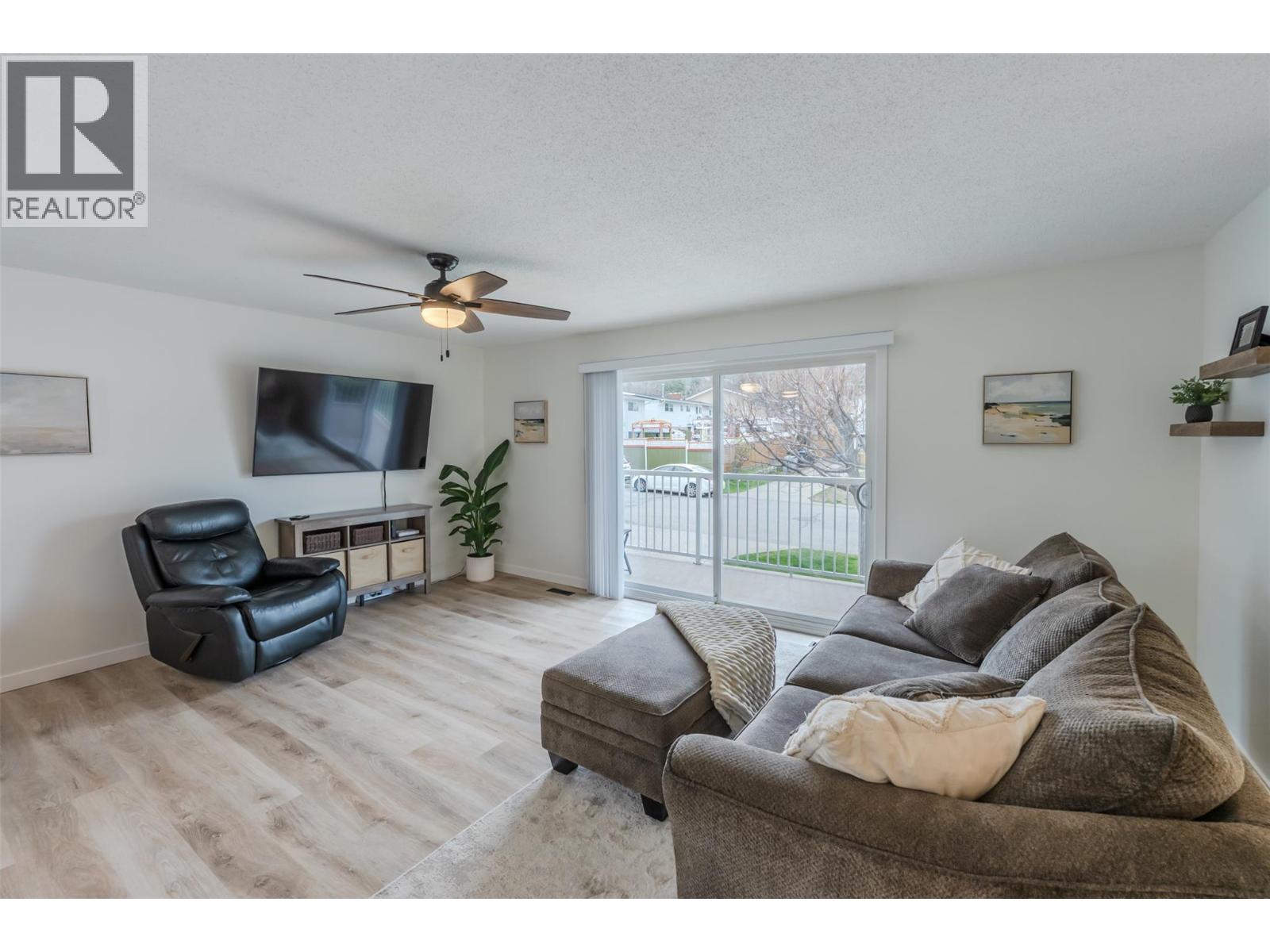 1584 Beatty Street, Penticton, British Columbia  V2A 7B3 - Photo 2 - 10380508