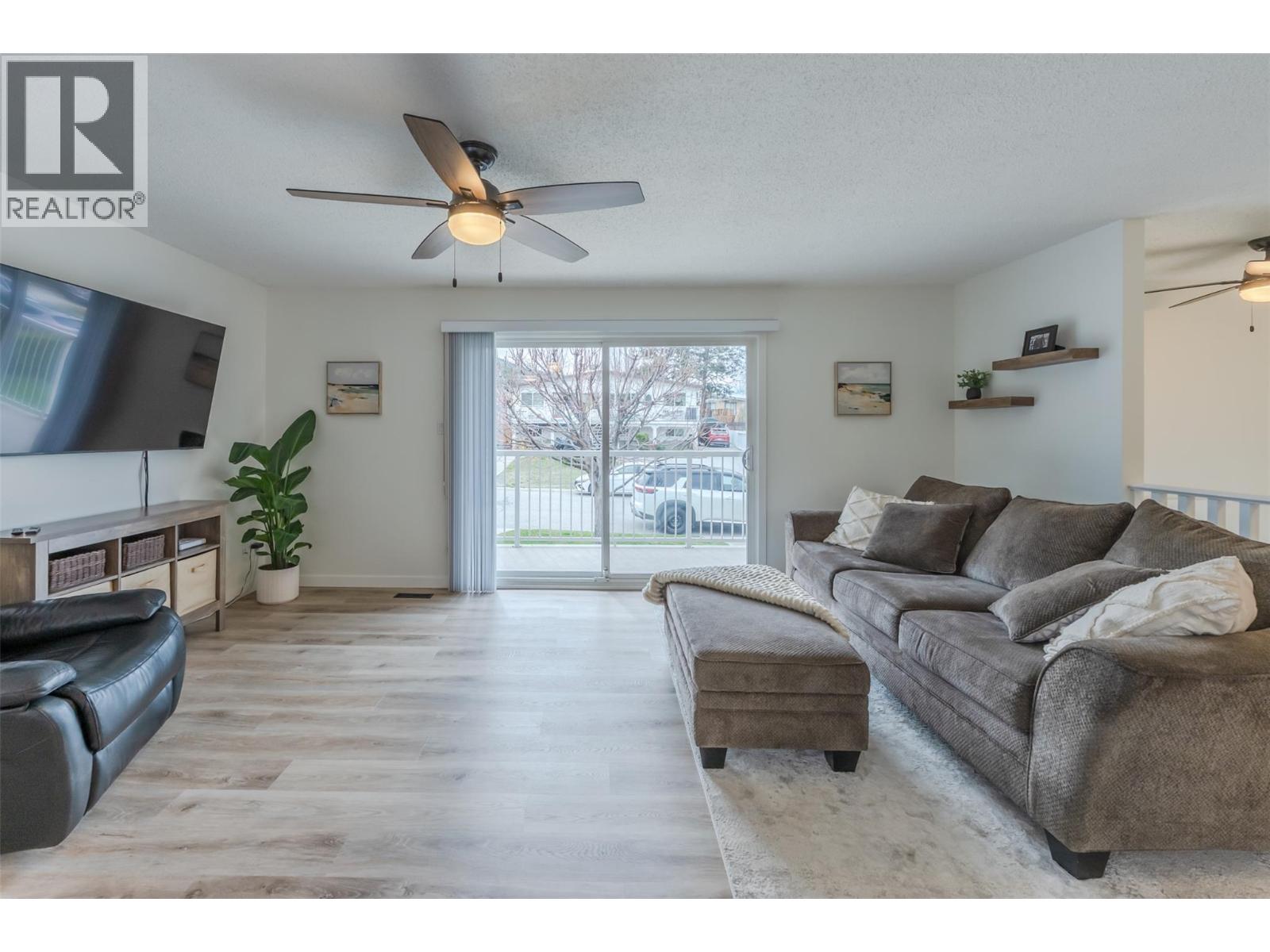 1584 Beatty Street, Penticton, British Columbia  V2A 7B3 - Photo 3 - 10380508