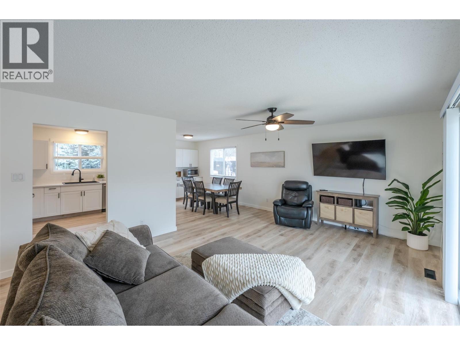 1584 Beatty Street, Penticton, British Columbia  V2A 7B3 - Photo 6 - 10380508