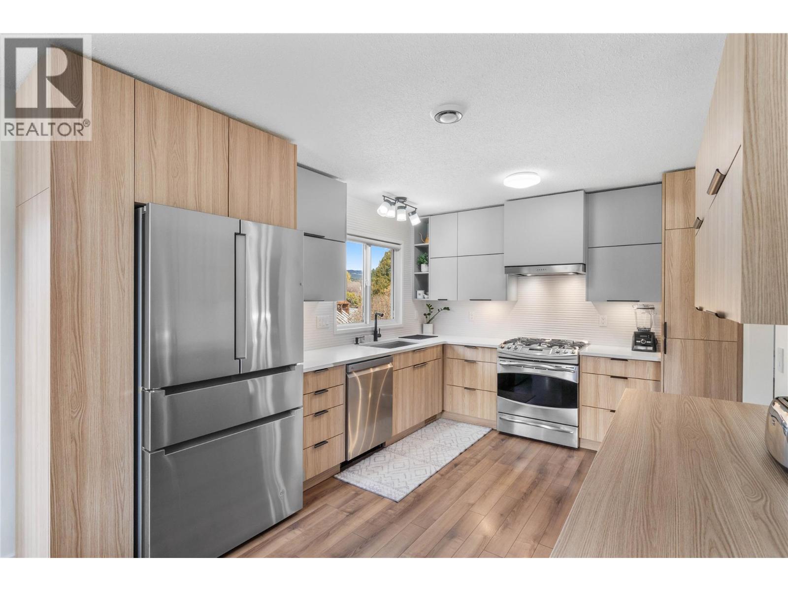 4857 Bolean Drive, Kamloops, British Columbia  V2H 1M3 - Photo 8 - 10382075