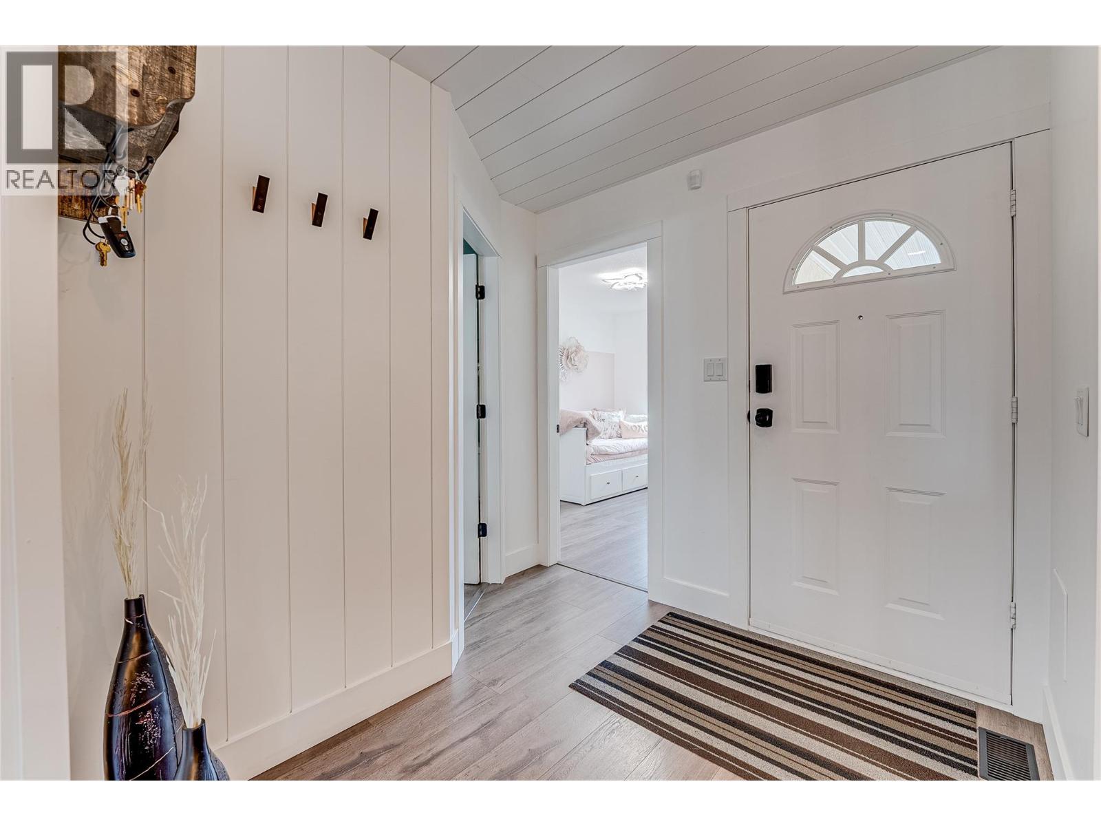 3930 20 Street Unit# 4, Vernon, British Columbia  V1T 4C9 - Photo 2 - 10382172