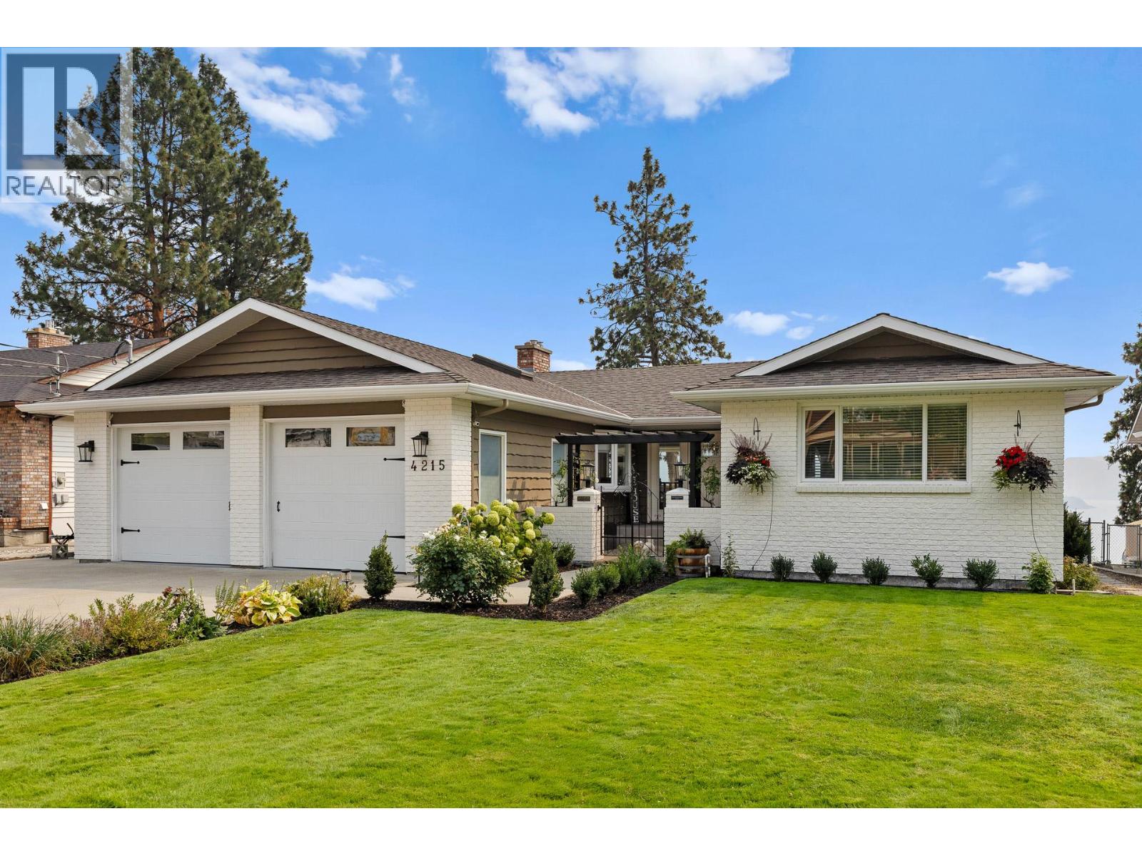 4215 6th Avenue, Peachland, British Columbia  V0H 1X5 - Photo 1 - 10382747
