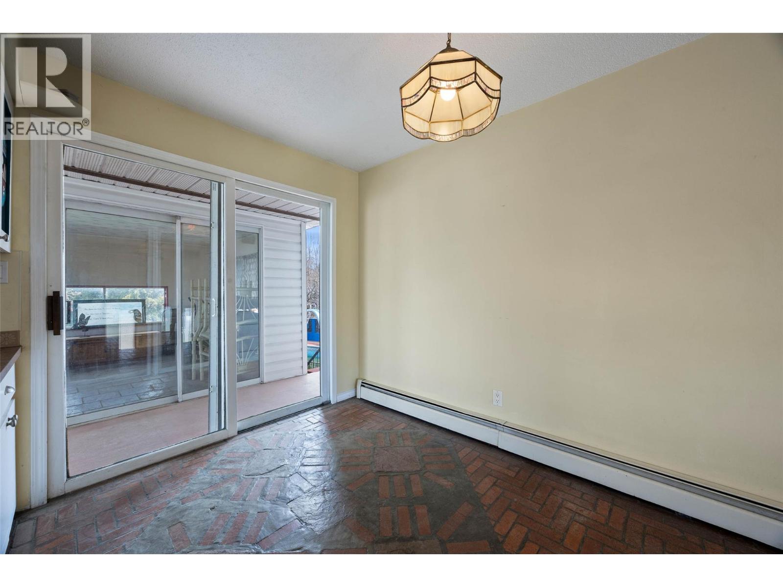 2248 Tranquille Road, Kamloops, British Columbia  V2B 3N2 - Photo 13 - 10382669