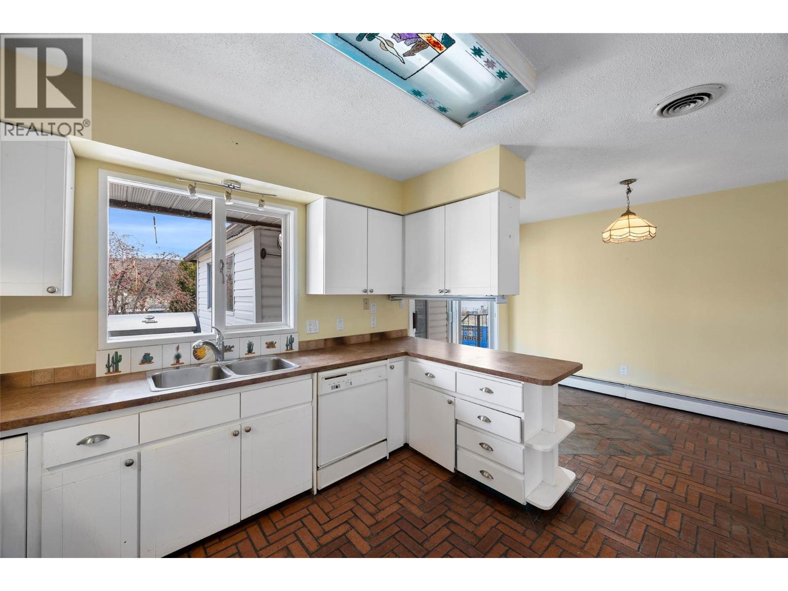 2248 Tranquille Road, Kamloops, British Columbia  V2B 3N2 - Photo 9 - 10382669