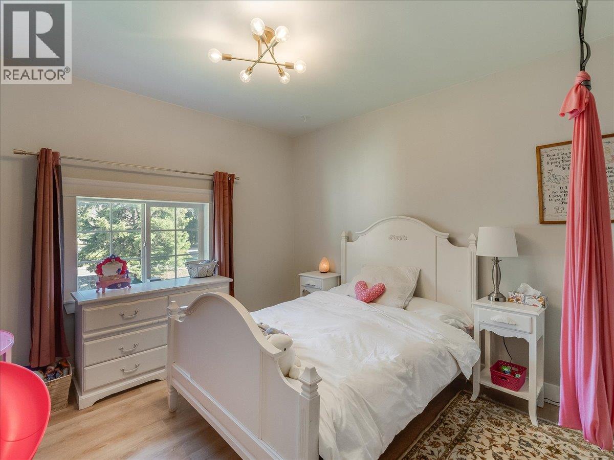 300 Kootenay Avenue, Trail, British Columbia  V1R 1H5 - Photo 34 - 10382416