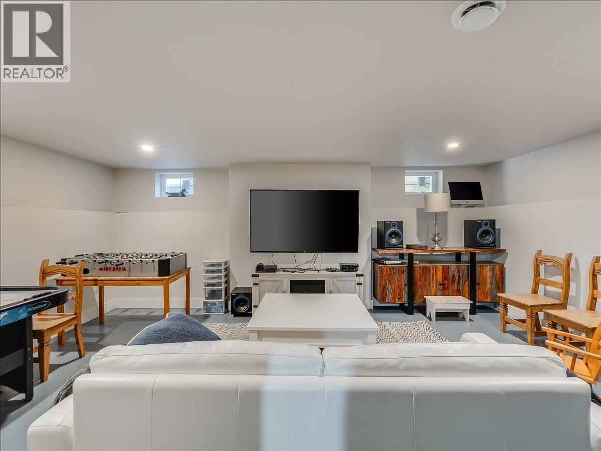 300 Kootenay Avenue, Trail, British Columbia  V1R 1H5 - Photo 38 - 10382416