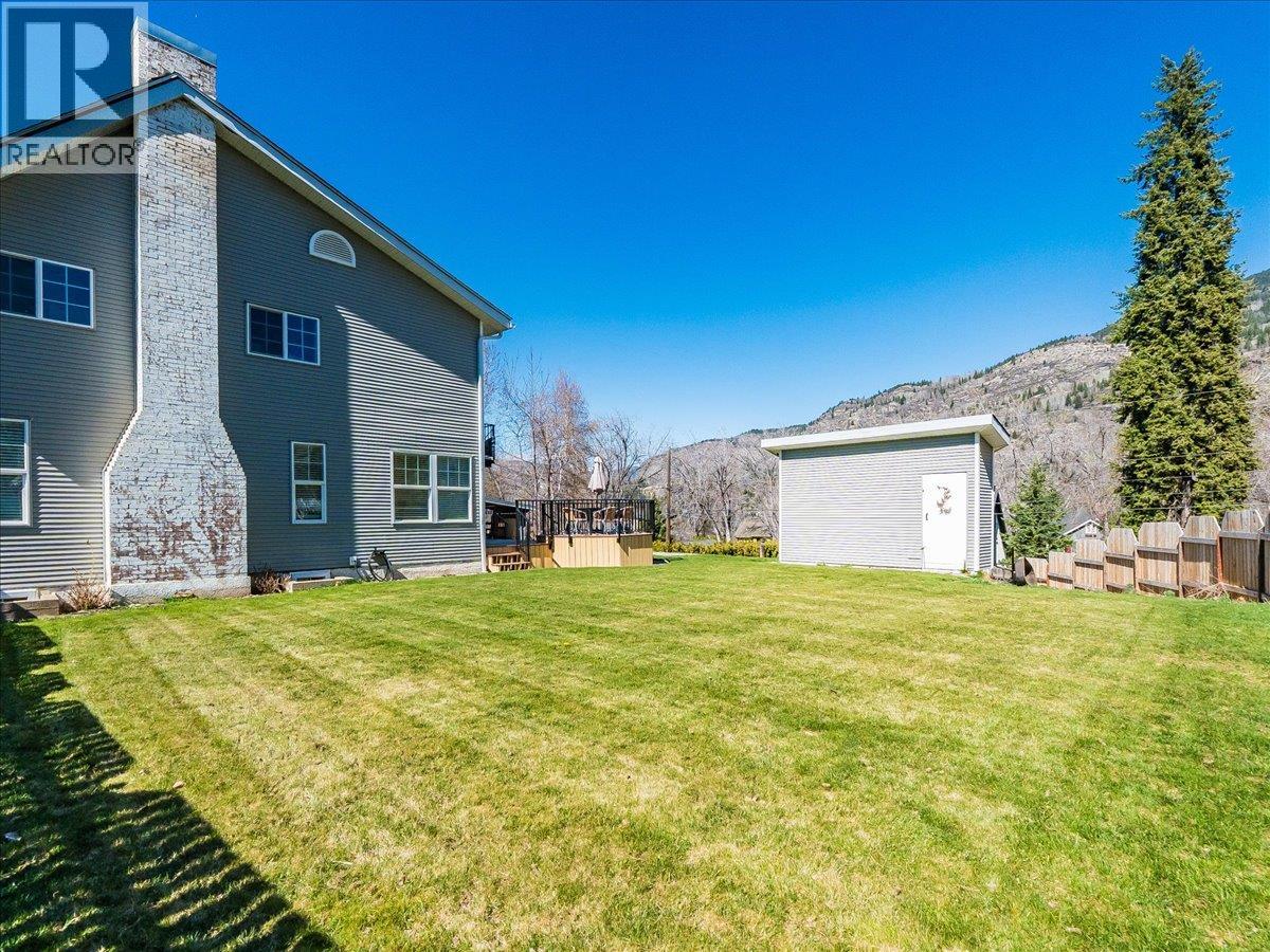 300 Kootenay Avenue, Trail, British Columbia  V1R 1H5 - Photo 55 - 10382416