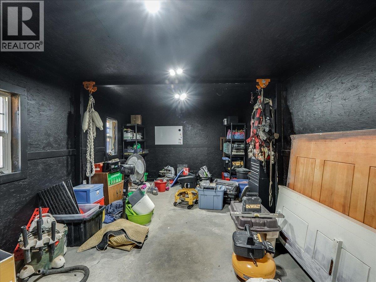 300 Kootenay Avenue, Trail, British Columbia  V1R 1H5 - Photo 58 - 10382416