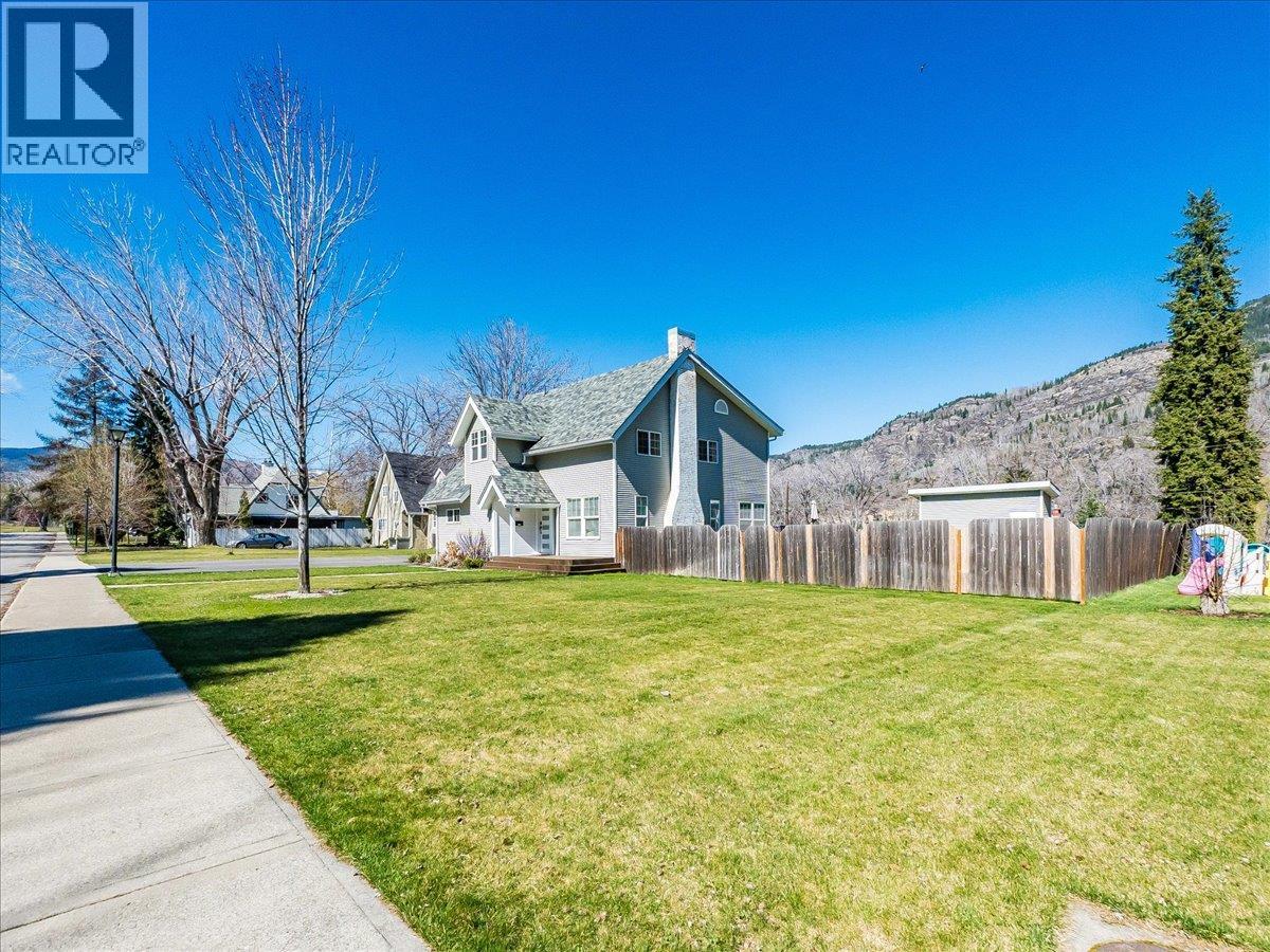 300 Kootenay Avenue, Trail, British Columbia  V1R 1H5 - Photo 59 - 10382416