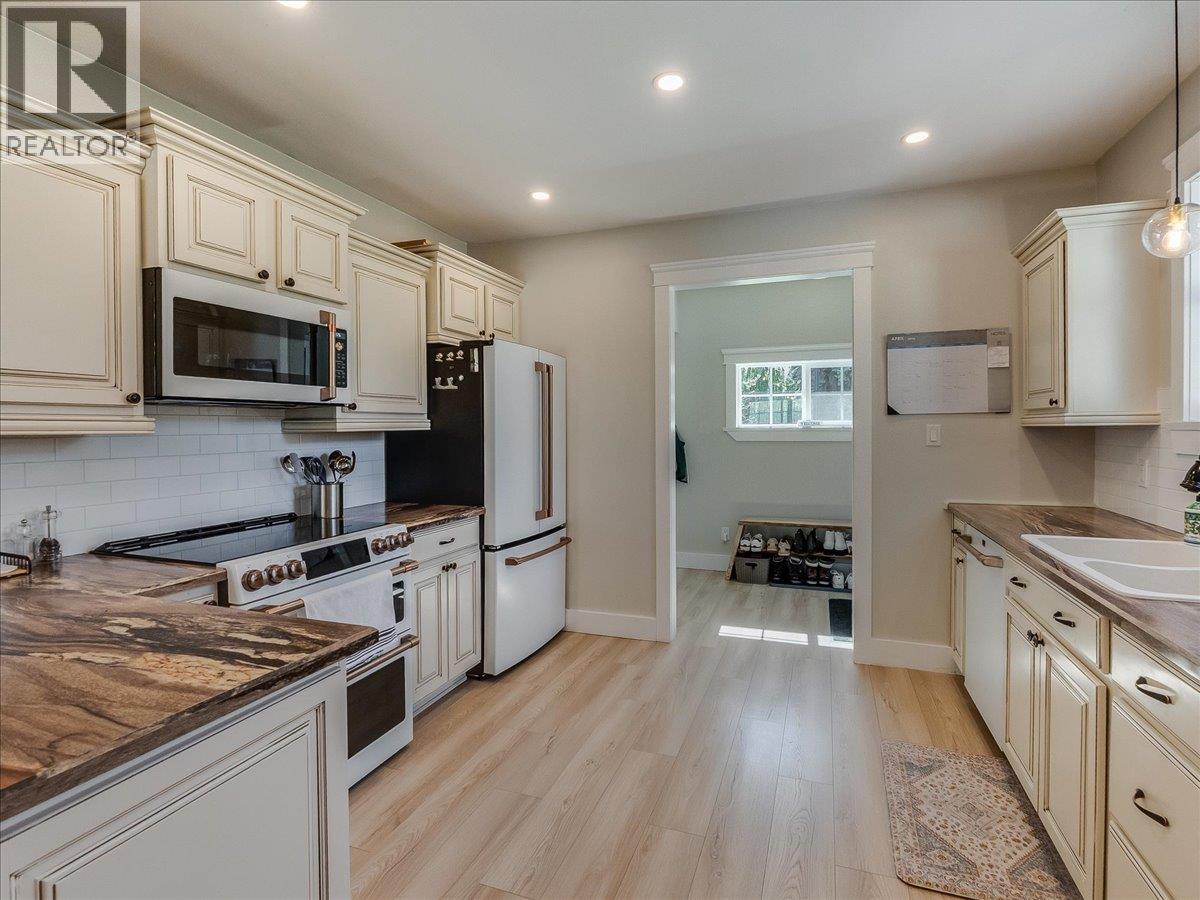 300 Kootenay Avenue, Trail, British Columbia  V1R 1H5 - Photo 7 - 10382416