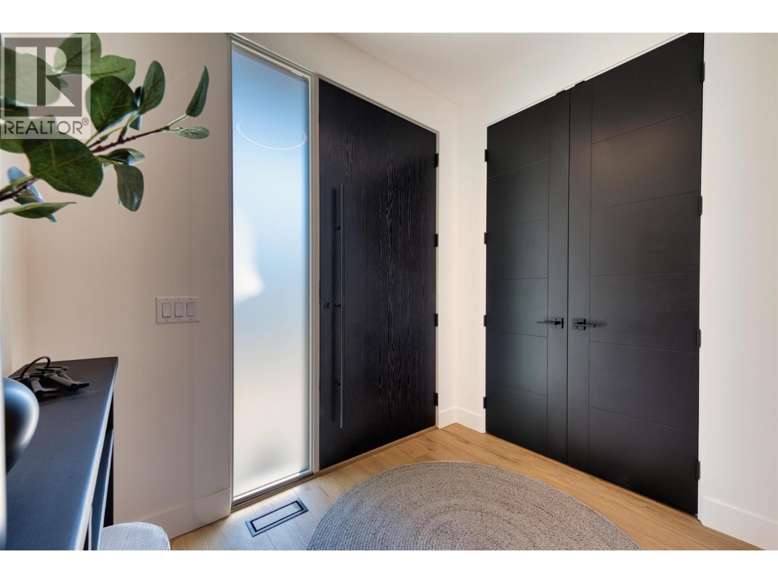 3010 Holland Road Unit# 3, Kelowna, British Columbia  V1W 3P8 - Photo 2 - 10382401