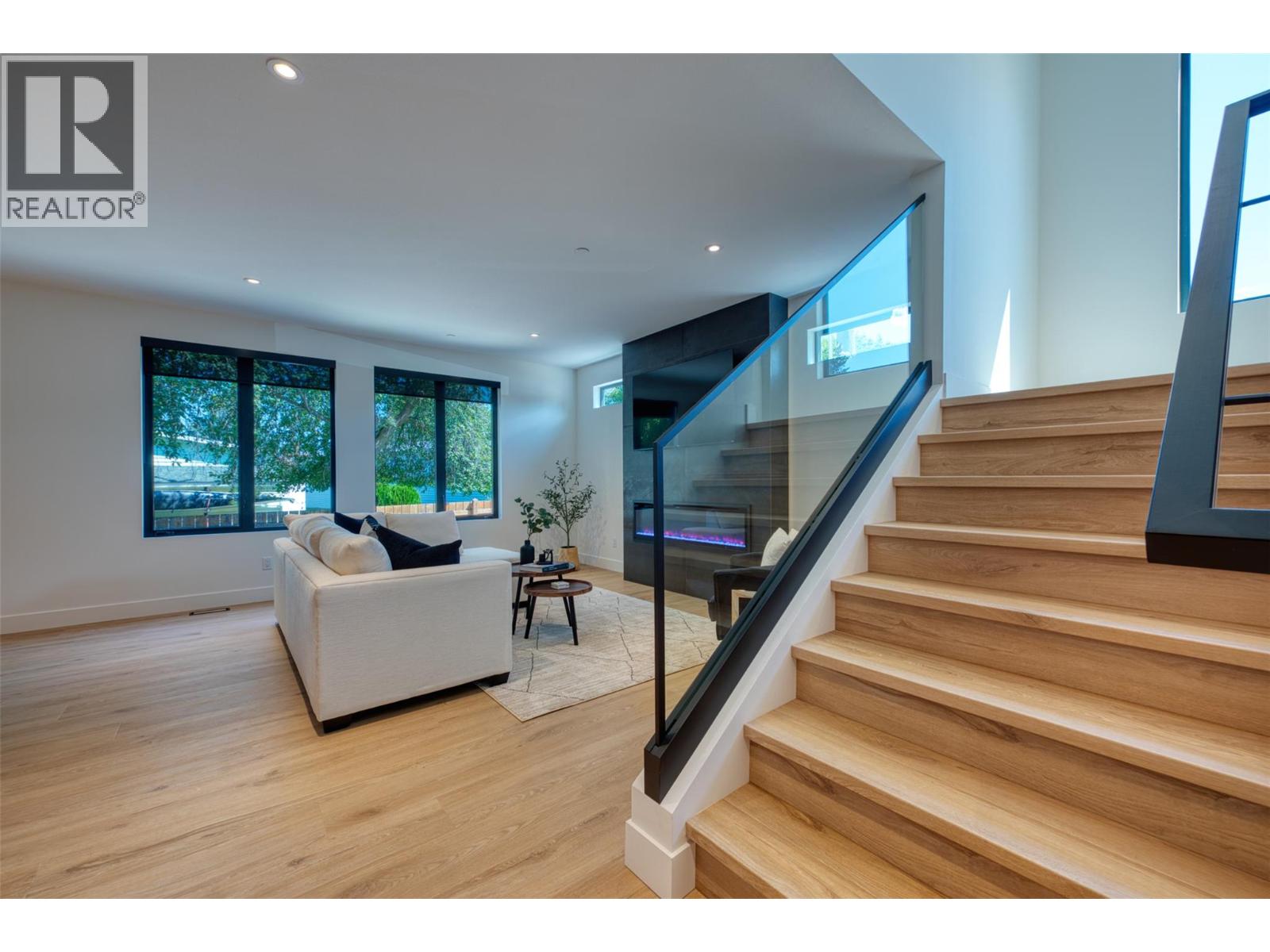 3010 Holland Road Unit# 3, Kelowna, British Columbia  V1W 3P8 - Photo 4 - 10382401