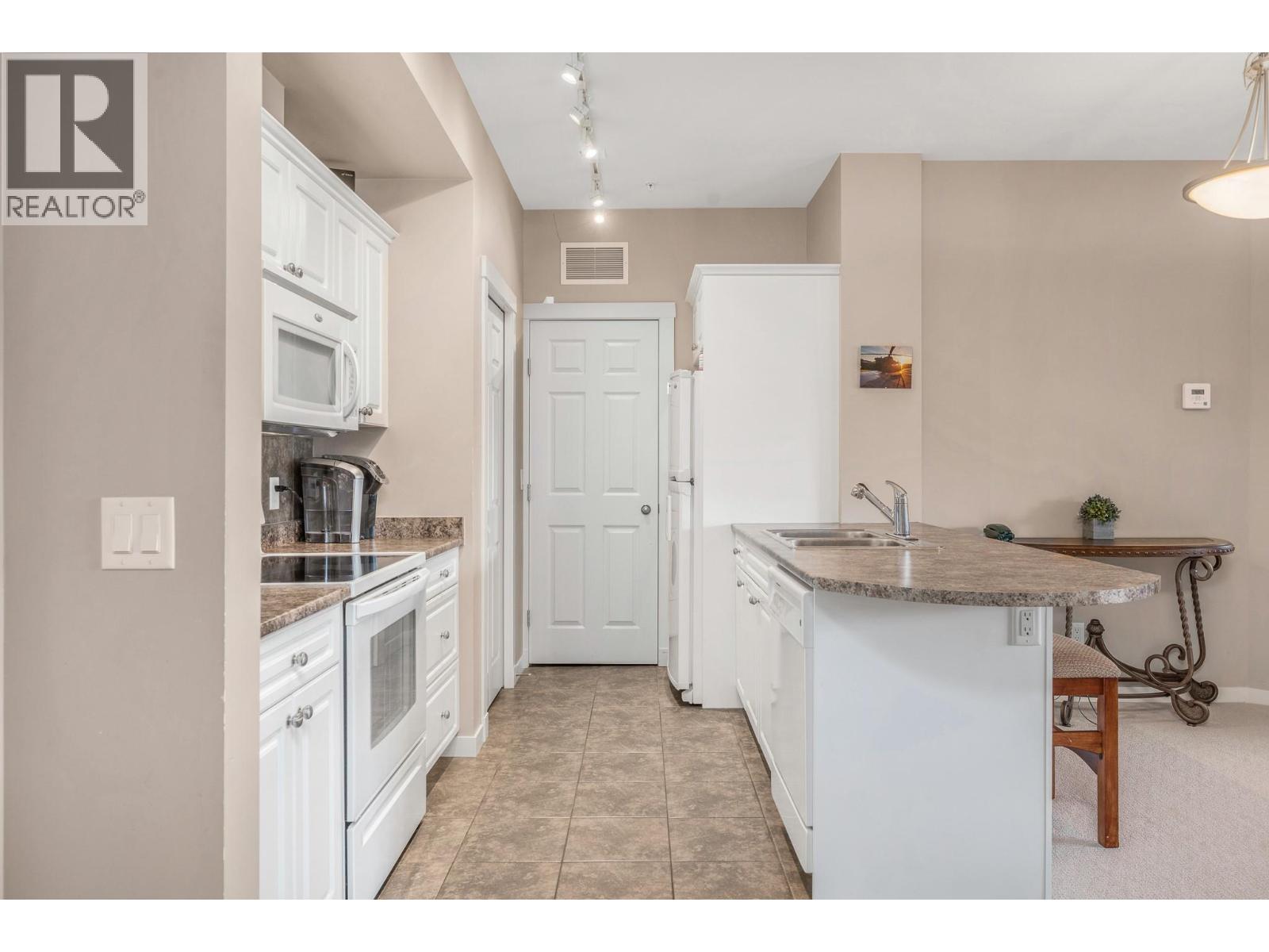 3550 Woodsdale Road Unit# 209, Lake Country, British Columbia  V4V 2P5 - Photo 5 - 10381898