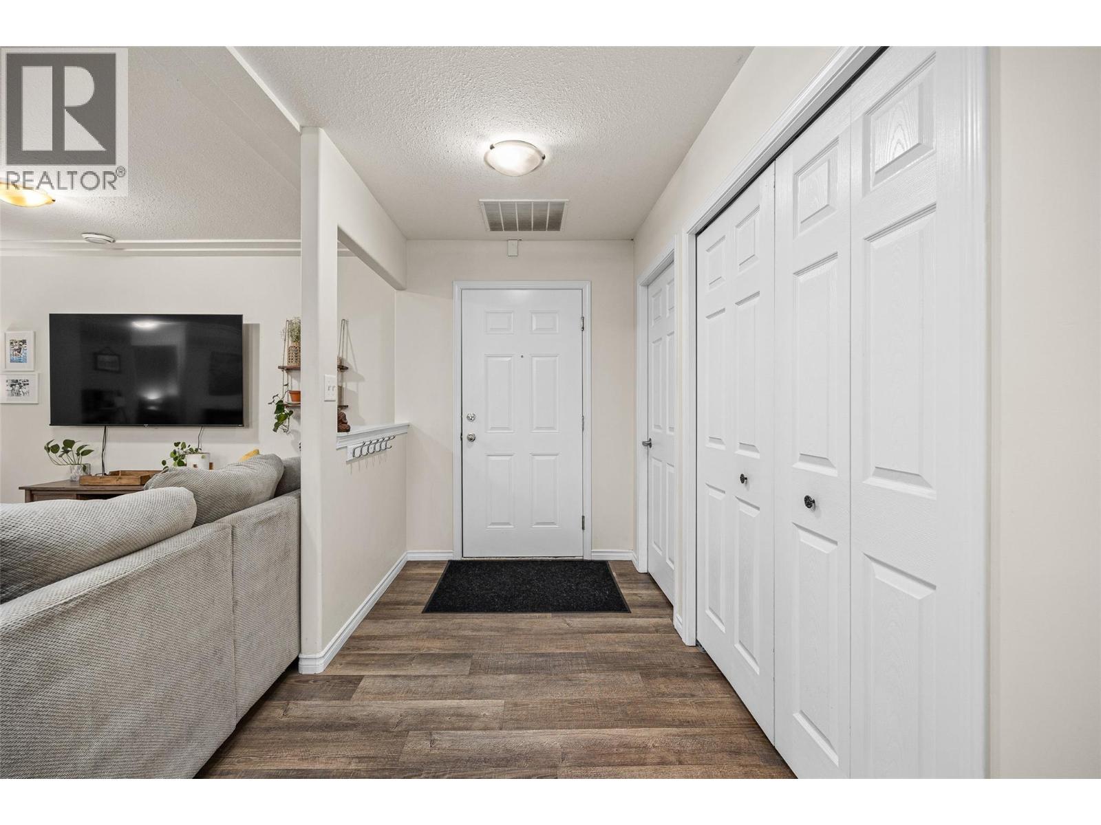 1966 Durnin Road Unit# 104, Kelowna, British Columbia  V1X 7Z2 - Photo 9 - 10382664