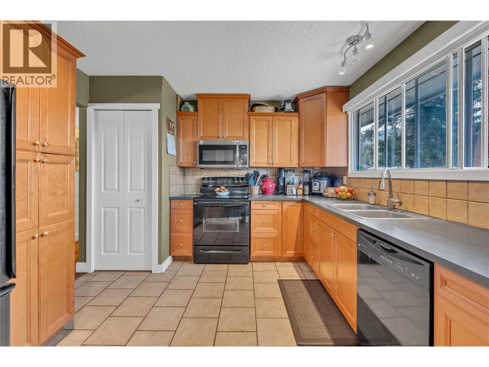 3269 Mciver Road W, West Kelowna, British Columbia  V4T 1G2 - Photo 2 - 10380726