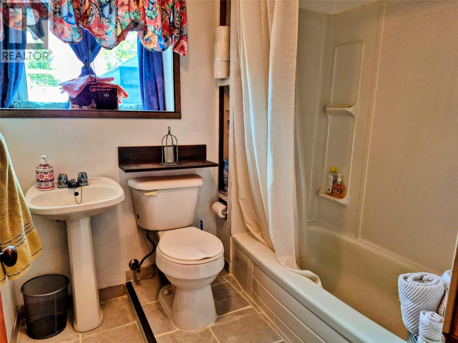 4771 Burns Avenue, Canal Flats, British Columbia  V0B 1B0 - Photo 16 - 10381653