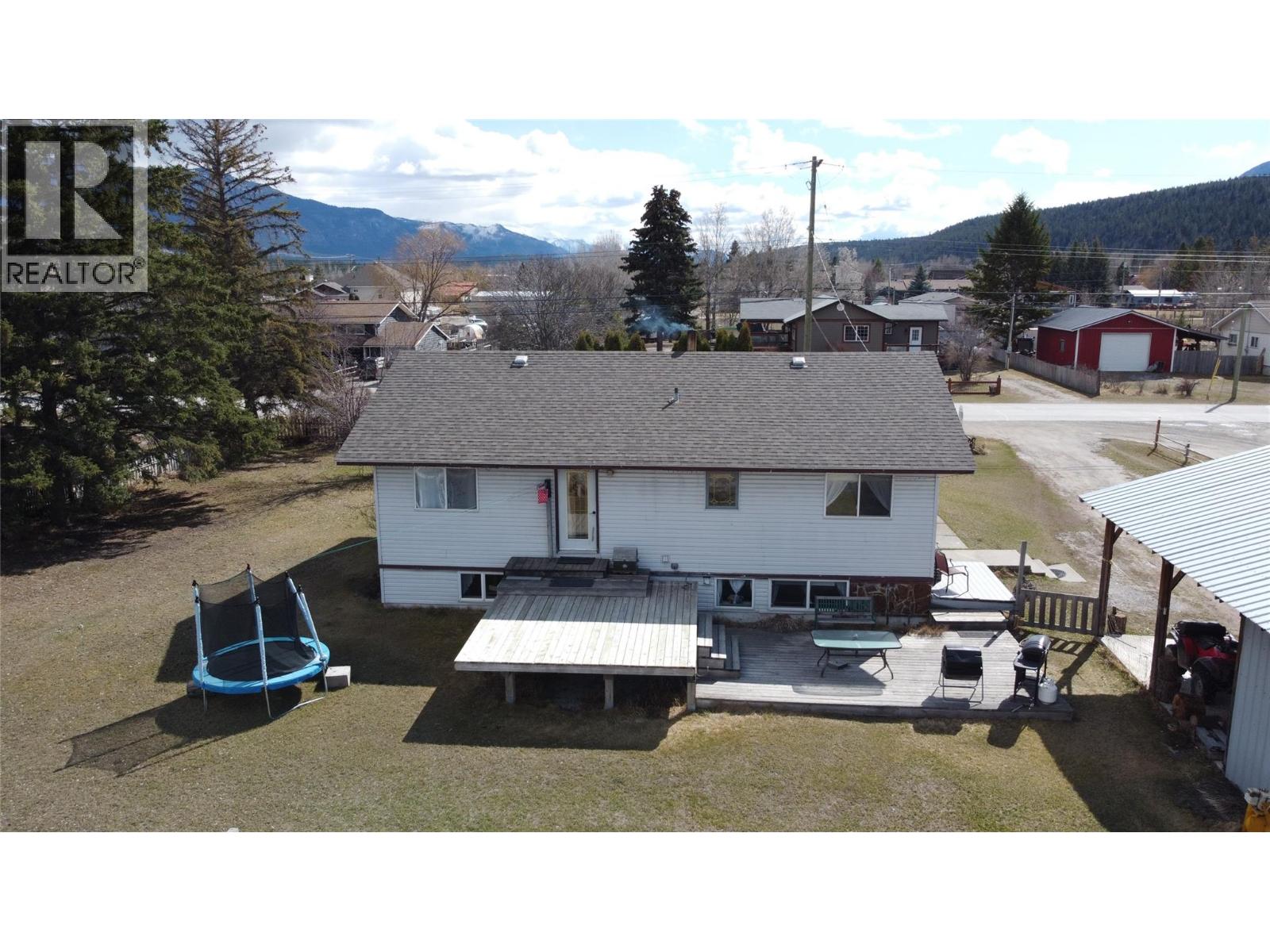 4771 Burns Avenue, Canal Flats, British Columbia  V0B 1B0 - Photo 2 - 10381653