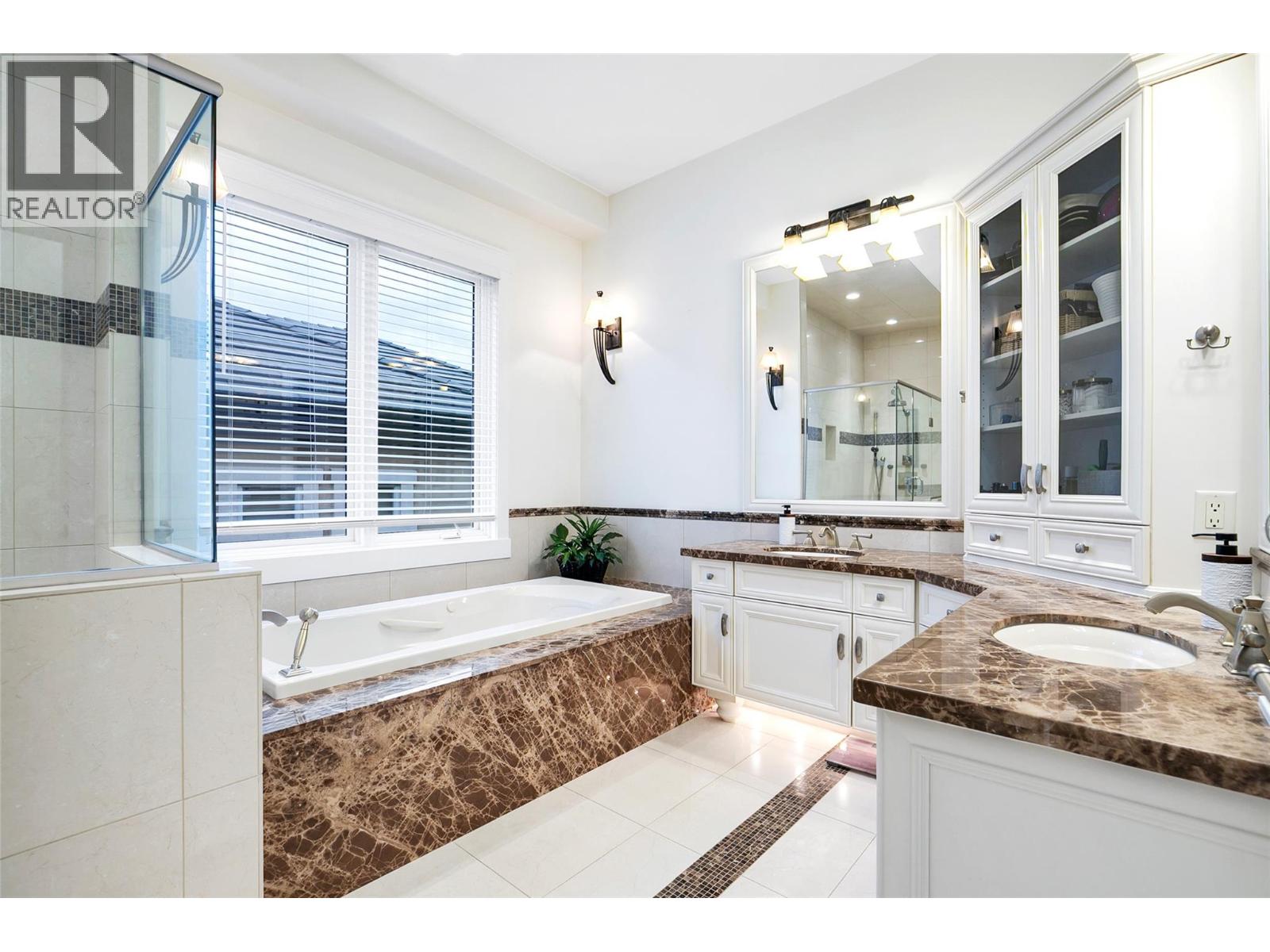 1981 Capistrano Drive, Kelowna, British Columbia  V1V 2N1 - Photo 19 - 10382686