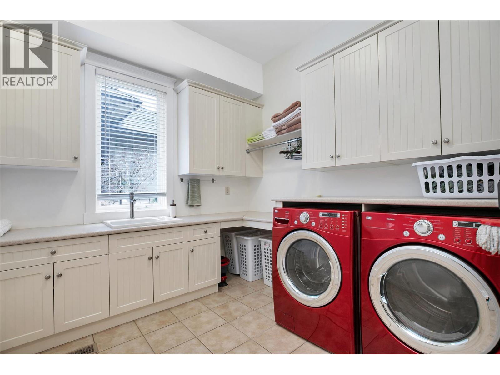 1981 Capistrano Drive, Kelowna, British Columbia  V1V 2N1 - Photo 29 - 10382686