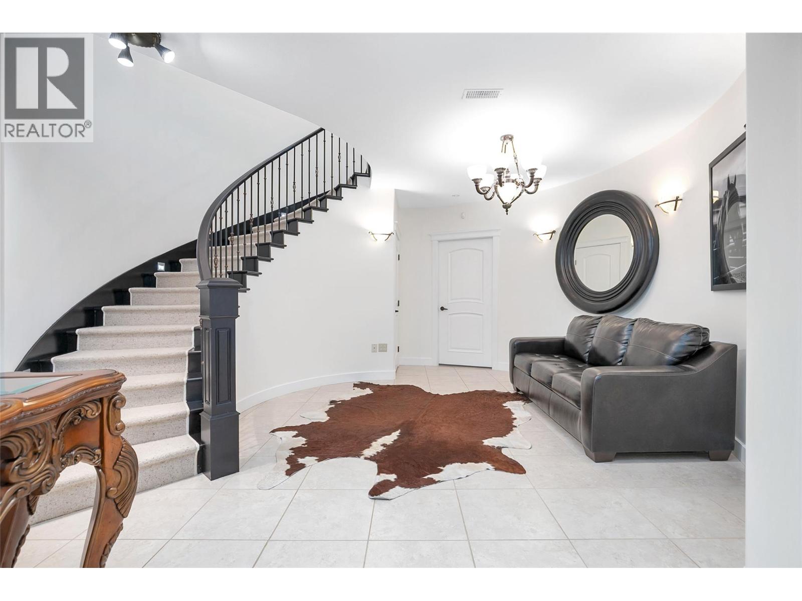 1981 Capistrano Drive, Kelowna, British Columbia  V1V 2N1 - Photo 34 - 10382686