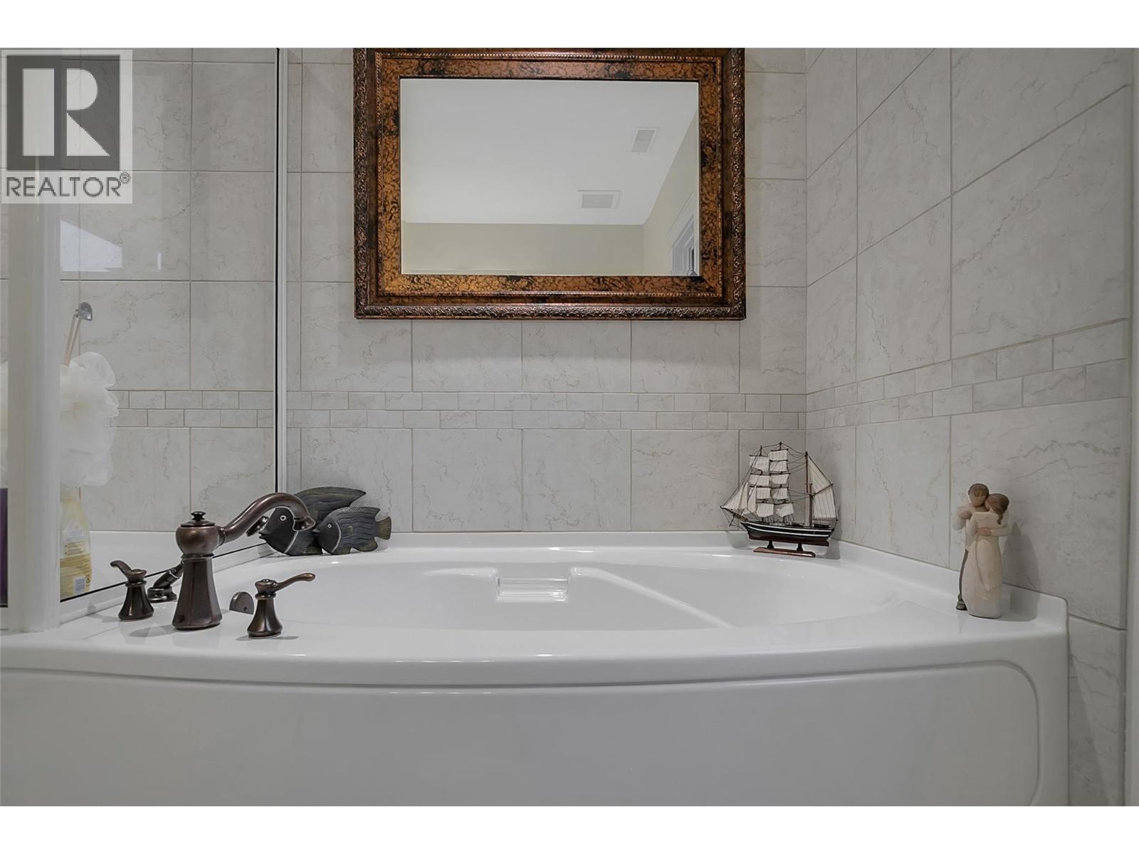 1981 Capistrano Drive, Kelowna, British Columbia  V1V 2N1 - Photo 47 - 10382686