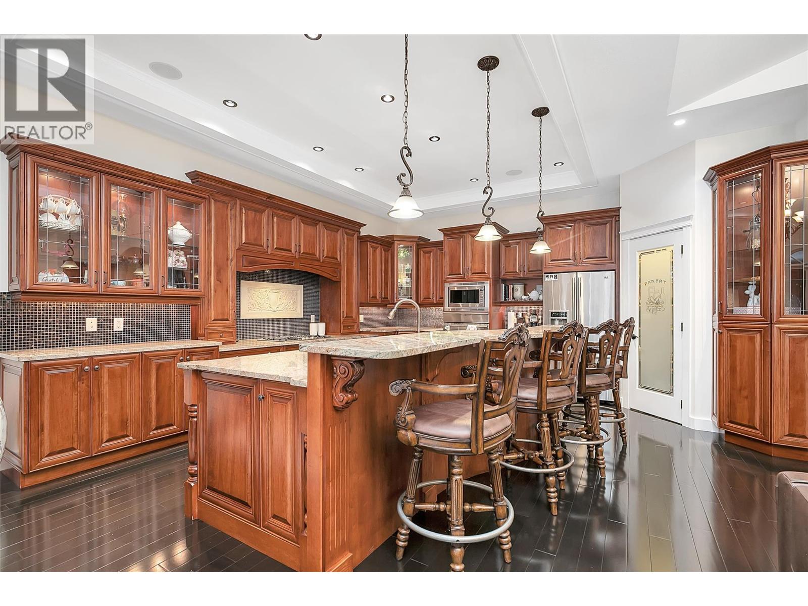 1981 Capistrano Drive, Kelowna, British Columbia  V1V 2N1 - Photo 6 - 10382686