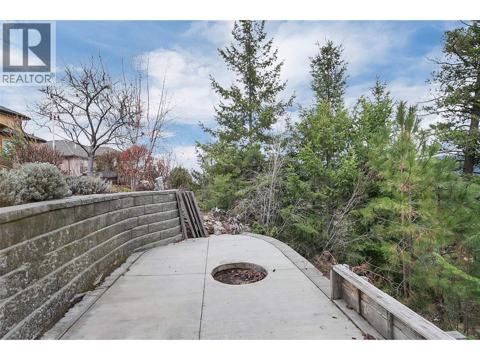 1981 Capistrano Drive, Kelowna, British Columbia  V1V 2N1 - Photo 63 - 10382686