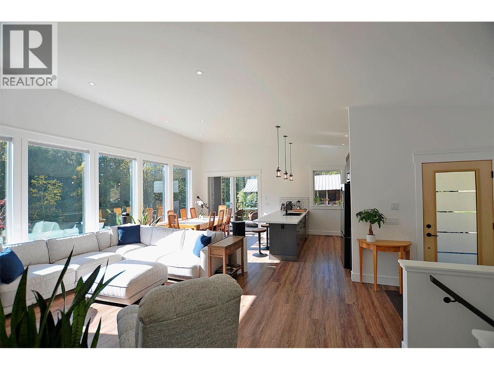 5916 Ferguson Frontage Road, Malakwa, British Columbia  V0E 2J0 - Photo 10 - 10382280