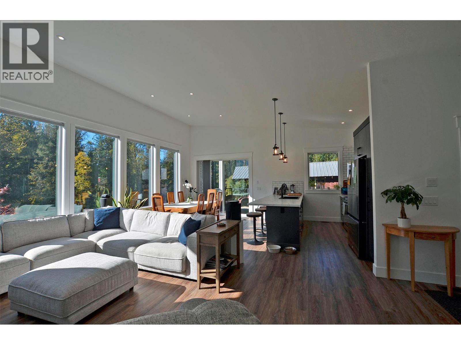 5916 Ferguson Frontage Road, Malakwa, British Columbia  V0E 2J0 - Photo 11 - 10382280