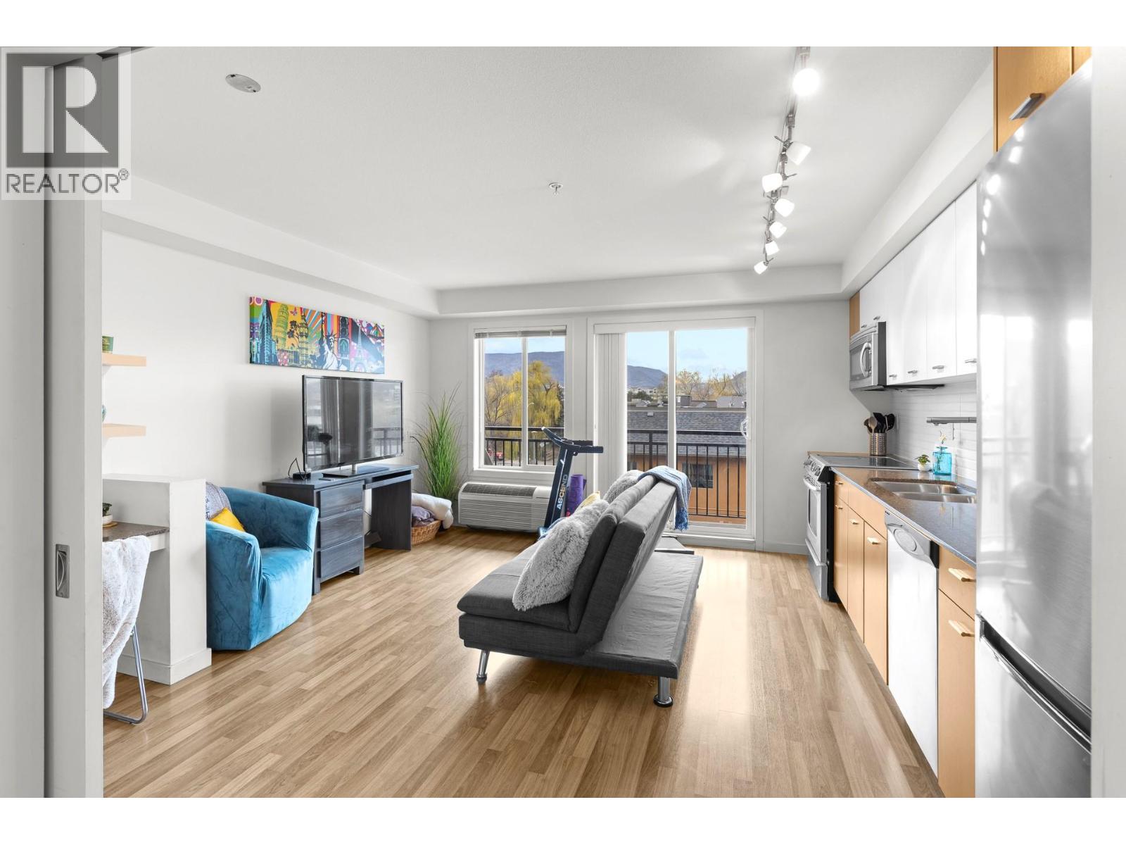 1550 Dickson Avenue Unit# 316, Kelowna, British Columbia  V1Y 9Y8 - Photo 2 - 10381560