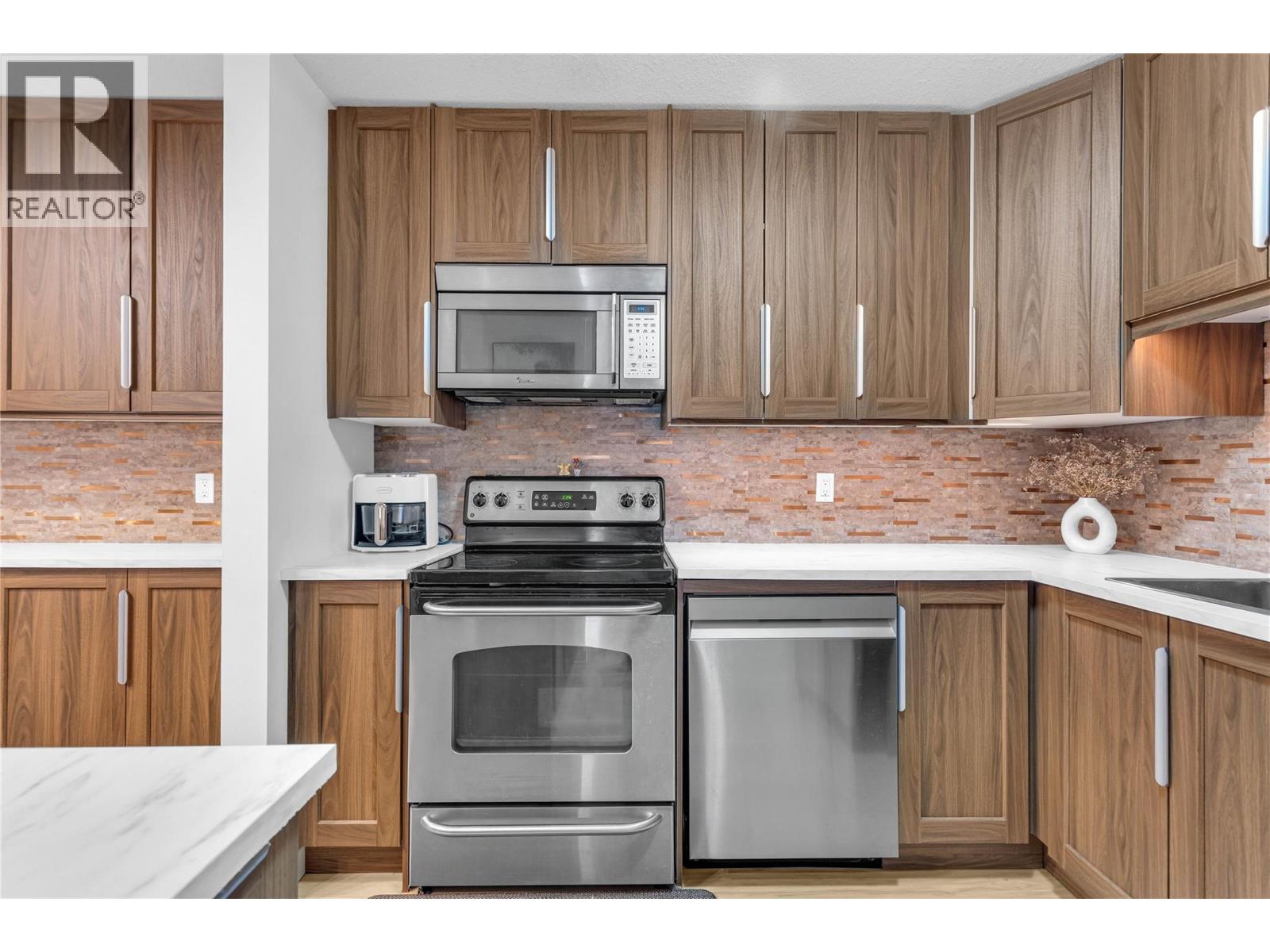 735 Cook Road Unit# 110a, Kelowna, British Columbia  V1W 3G6 - Photo 8 - 10382496