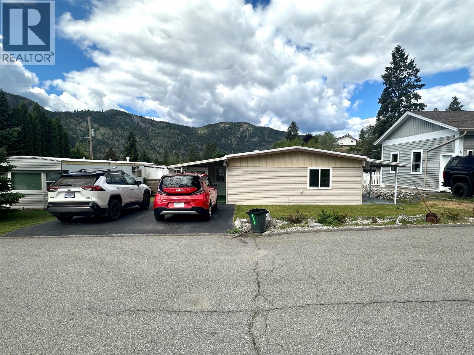 4505 Mclean Creek Road Unit# D30, Kaleden, British Columbia  V0H 1R1 - Photo 3 - 10382380